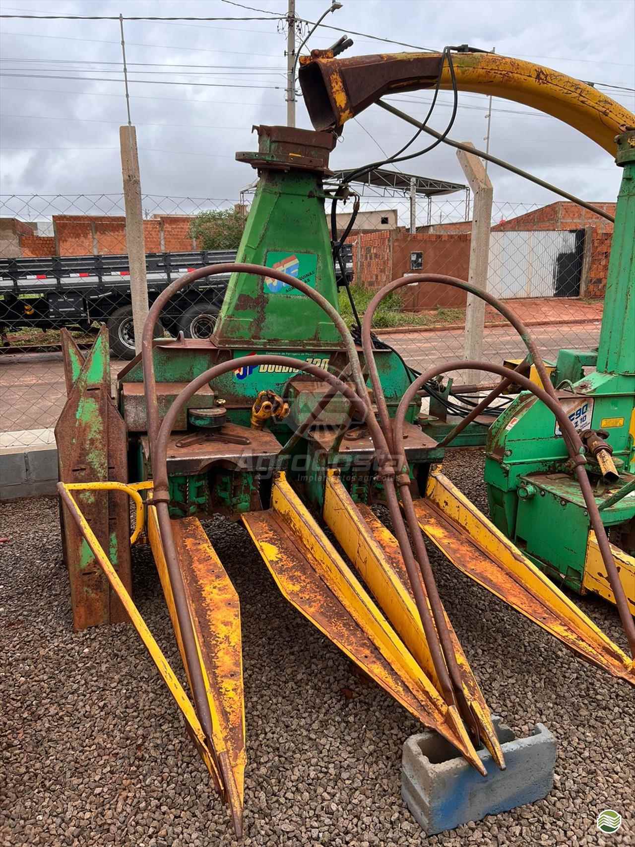 COLHEDORA DE MILHO 2 LINHAS de AgroCosta Implementos Agrícolas